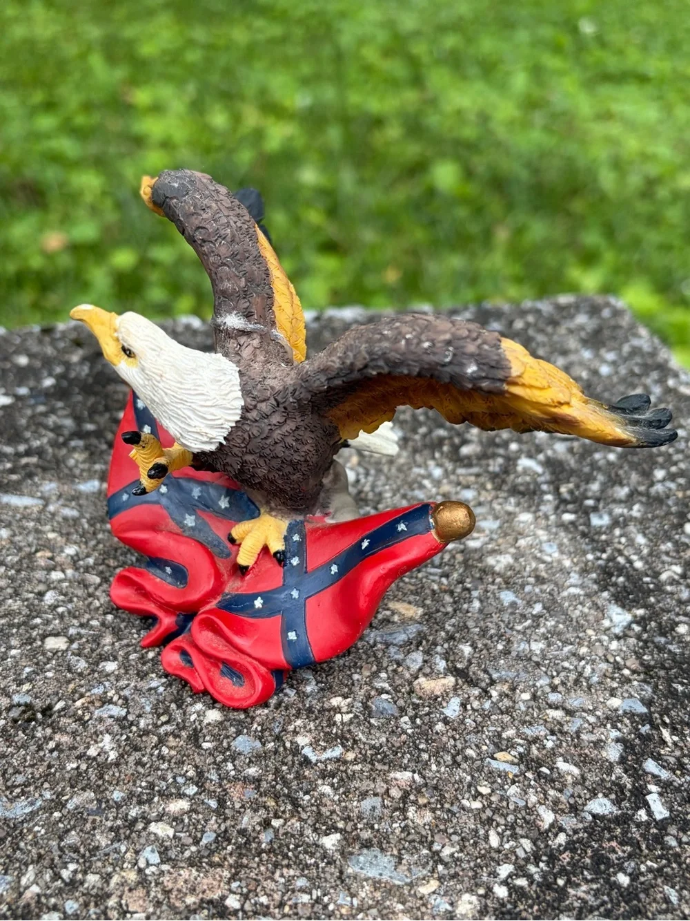 Rare Gettysburg Bald Eagle Figurine with Red & Blue Confederate Banner